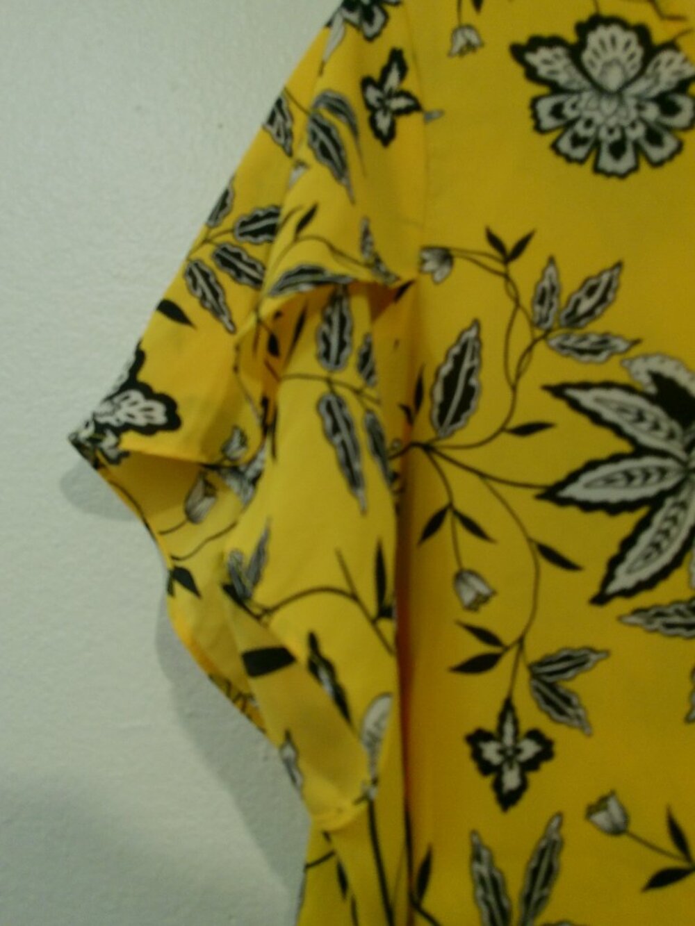 Counterparts women's yellow flutter sleeve blouse Size XL (J) - Picture 4 of 11